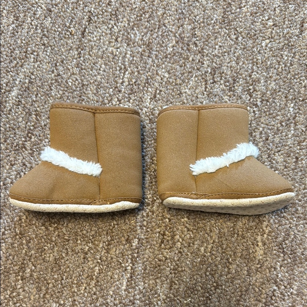 Baby 6/12 month. Brown Faux Fur Lined Boots - Picture 2 of 4